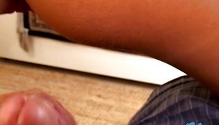 Dessa is curvaceous and reaches a massive orgasm